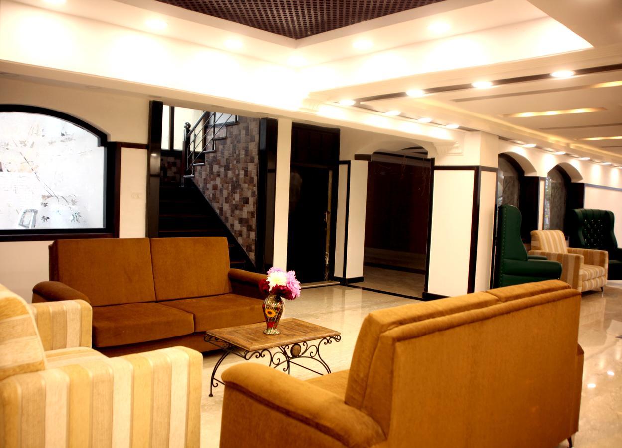 Srīnagar Hotel New Park At Dal Lake מראה חיצוני תמונה